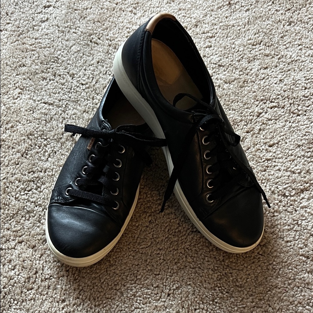 ECCO Soft 7 Women’s Black Leather Lace Up Sneakers Size 8